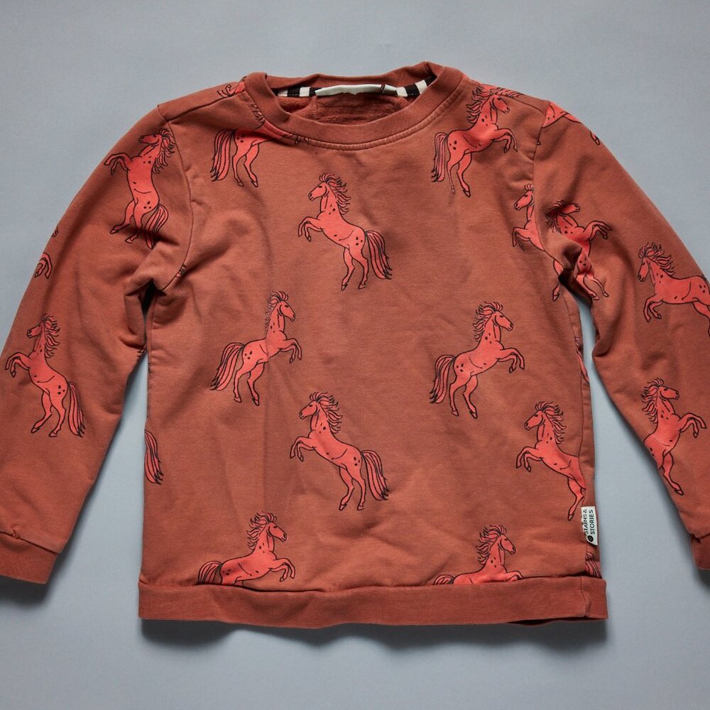STAINS AND STORIES ALL OVER HORSE PRINT CREWNECK SWEATER